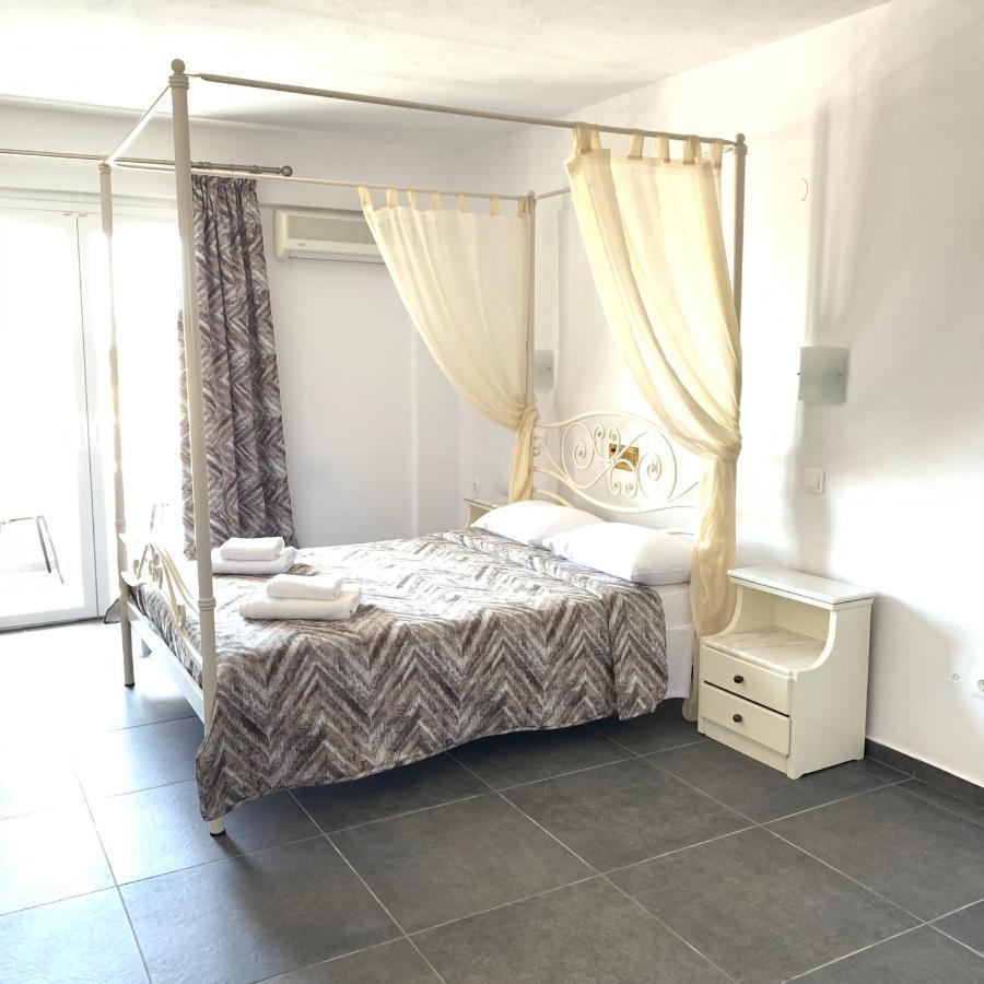 Sea View Beach Hotel (Adults Only) 페리볼로스 외부 사진