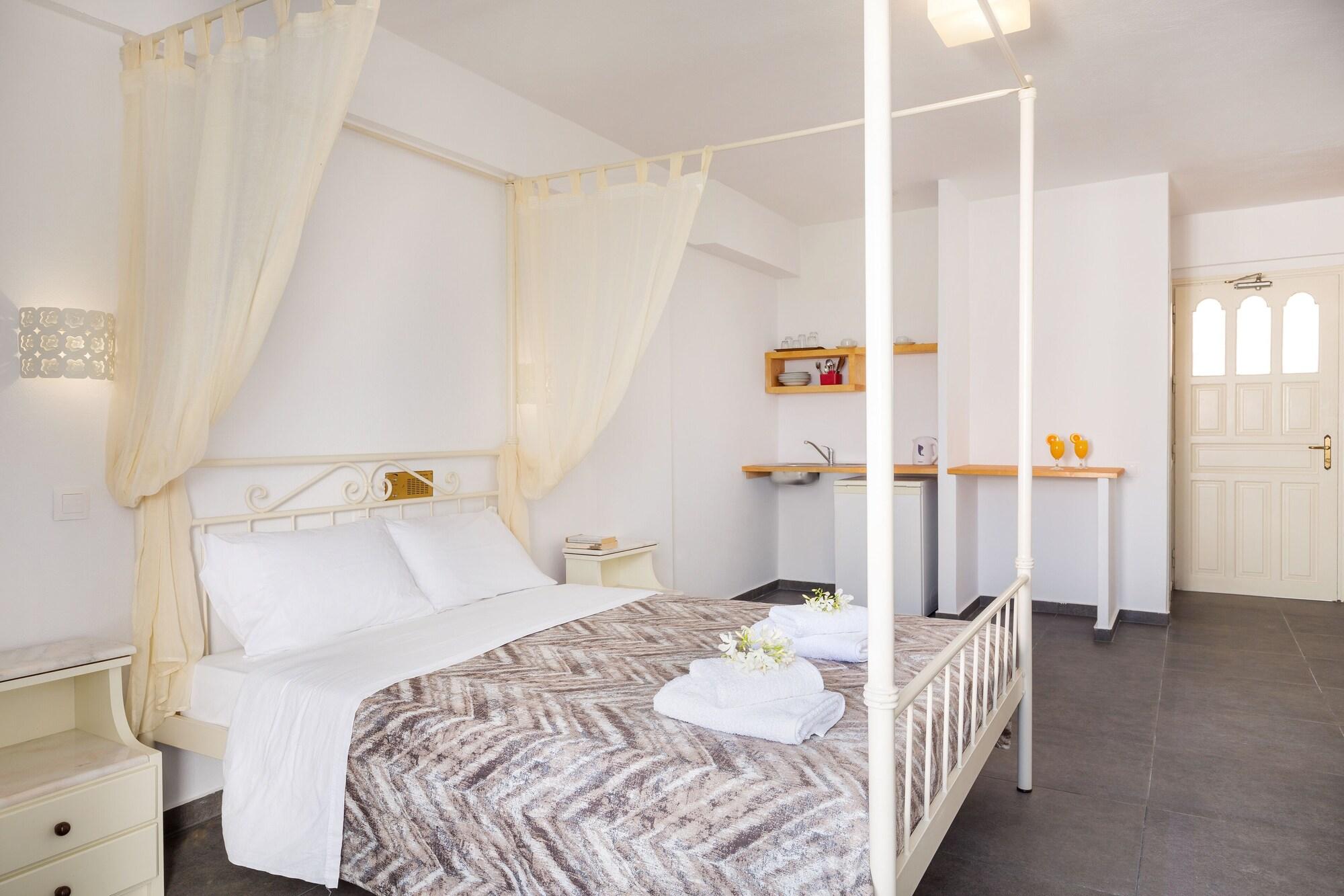 Sea View Beach Hotel (Adults Only) 페리볼로스 외부 사진