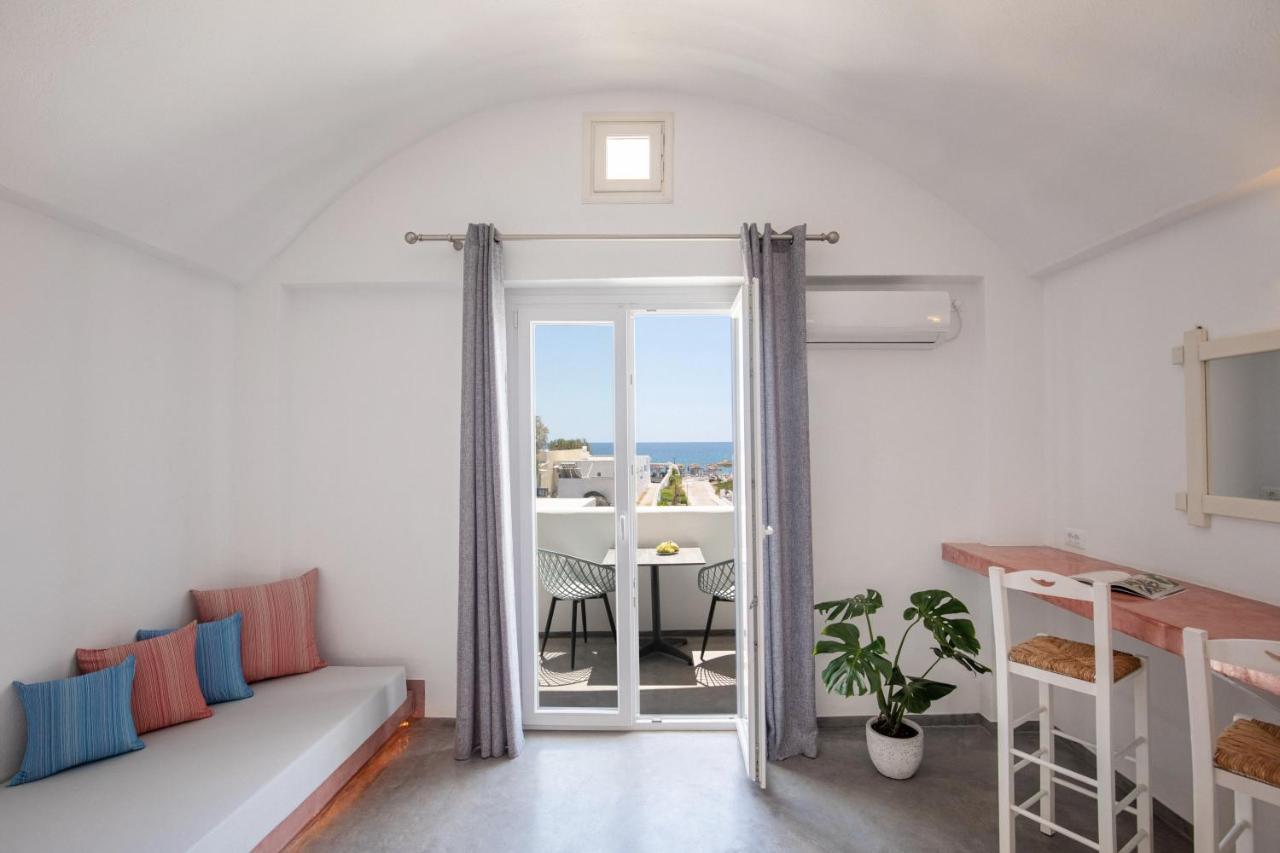 Sea View Beach Hotel (Adults Only) 페리볼로스 외부 사진